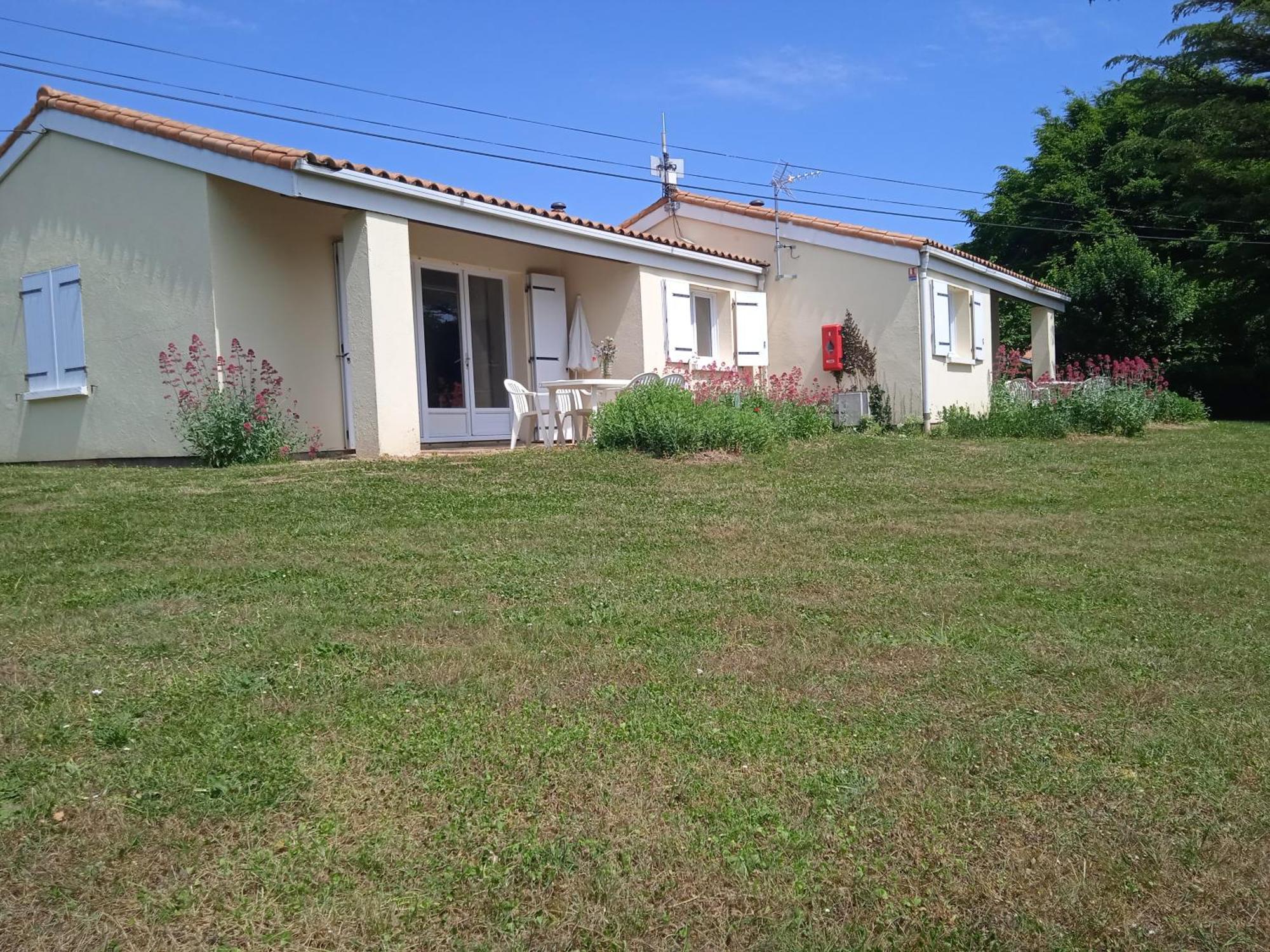 Olydea Le Lambon - Prailles-La-Couarde Hotell Exteriör bild